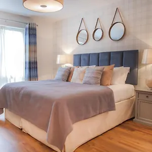 Henge House, Bluestone Bed & Breakfast