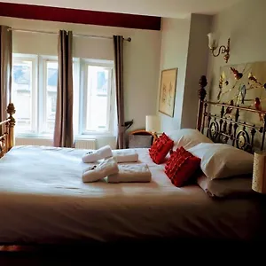 Oyo 3 Crescent Gardens Hotel